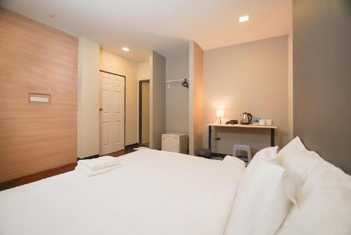 Go Inn Silom โกอินน์ สีลม - สถานีรถไฟฟ้าเซนต์หลุยส์ Бангкок Екстер'єр фото